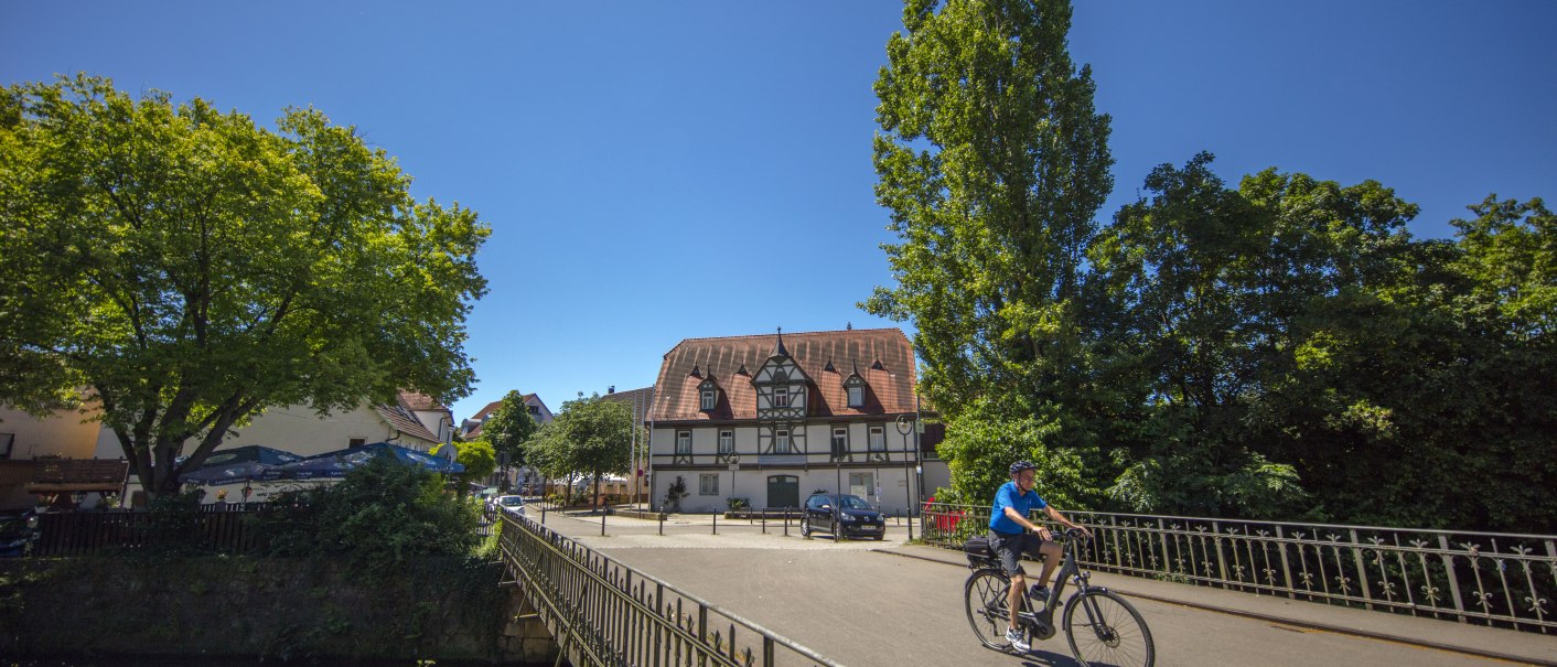 In sch&ouml;ner Umgebung gelegen direkt zwischen Steinach und Neckar - das Stadtmuseum in N&uuml;rtingen, &copy; SMG, A. Mende