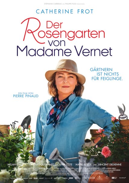 Filmplakat von 'Der Rosengarten von Madame Vernet' zeigt eine Frau in G&auml;rtnerkleidung, umgeben von Rosen und Gartenger&auml;ten. Der Slogan lautet: 'G&auml;rtnern ist nichts f&uuml;r Feiglinge.', &copy; Interessengemeinschaft Kultur Sindelfingen / B&ouml;blingen e.V.