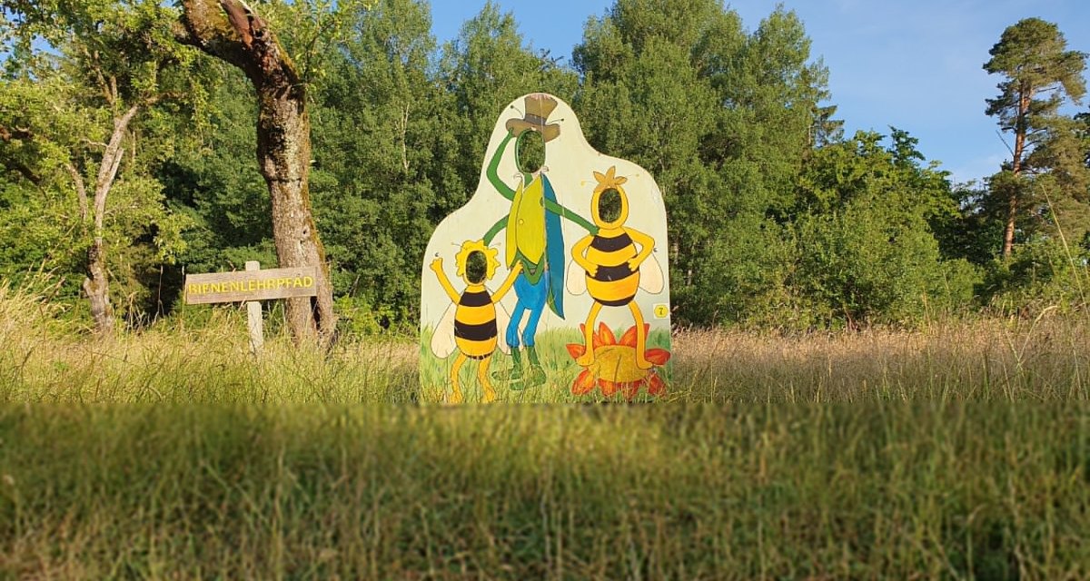 Bienenlehrpfad am Starkholzbacher See, © Stadt Schwäbisch Hall Bienenlehrpfad am Starkholzbacher See, © Stadt Schwäbisch Hall