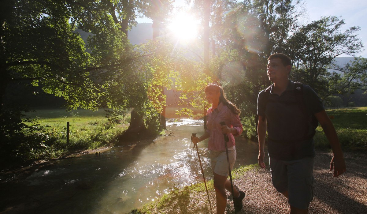 Der Weg führt am Brühlbach entlang, © Bad Urach Tourismus Der Weg führt am Brühlbach entlang, © Bad Urach Tourismus