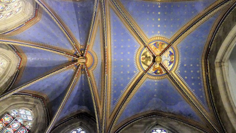 Blick hinauf zu dem reich verzierten Kreuzgewölbe der Frauenkirche, © Denkmalschutz