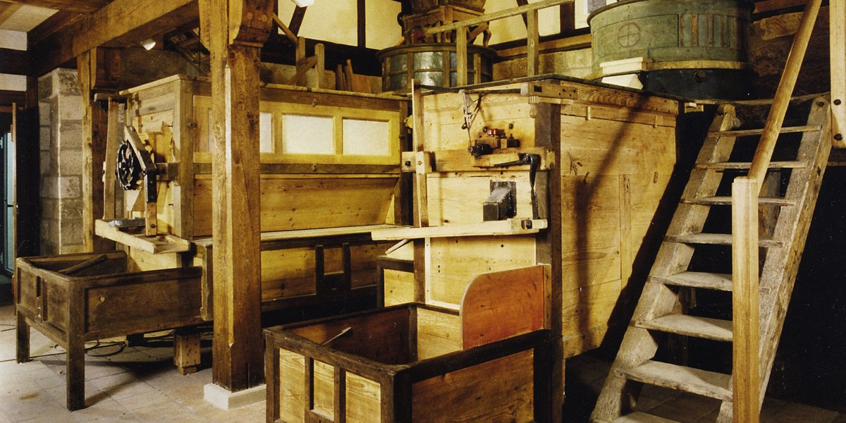 Innenansicht der Mäulesmühle in Leinfelden-Echterdingen mit alten Holzkonstruktionen und Mühlentechnik., © Mäulesmühle Leinfelden-Echterdingen Innenansicht der Mäulesmühle in Leinfelden-Echterdingen mit alten Holzkonstruktionen und Mühlentechnik., © Mäulesmühle Leinfelden-Echterdingen