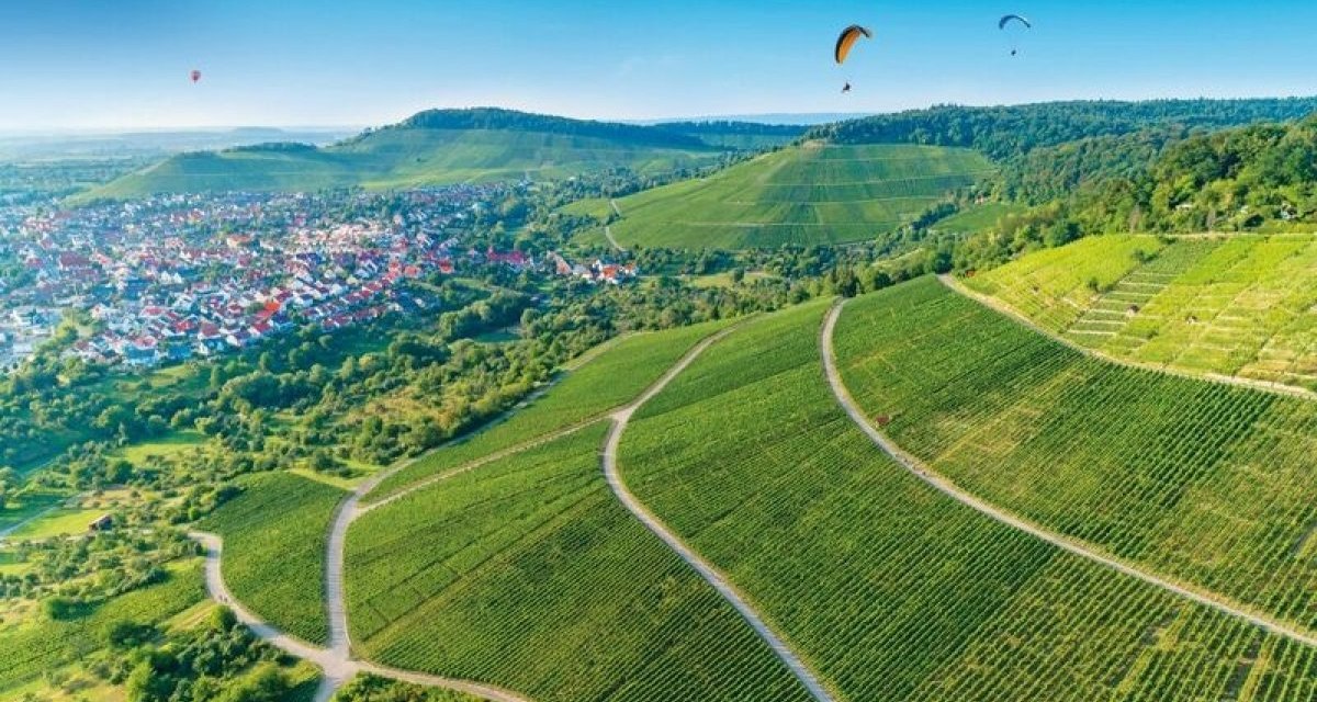 Köpfe Paraglyder, © Gemeinde Korb Köpfe Paraglyder, © Gemeinde Korb