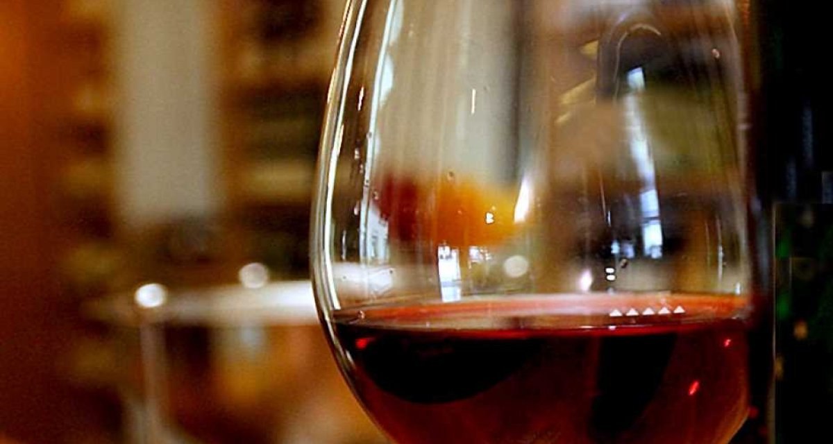 Die Weingärtnergenossenschaft Metzingen-Neuhausen e. G. liegt mitten im Streuobstgebiet mit Weinbergen. Auf einer Fläche von 30 Hektar wird dort umweltfreundlich, nachhaltig und qualitätsorientiert Weinbau betrieben., © Weingärtnergenossenschaft Die Weingärtnergenossenschaft Metzingen-Neuhausen e. G. liegt mitten im Streuobstgebiet mit Weinbergen. Auf einer Fläche von 30 Hektar wird dort umweltfreundlich, nachhaltig und qualitätsorientiert Weinbau betrieben., © Weingärtnergenossenschaft