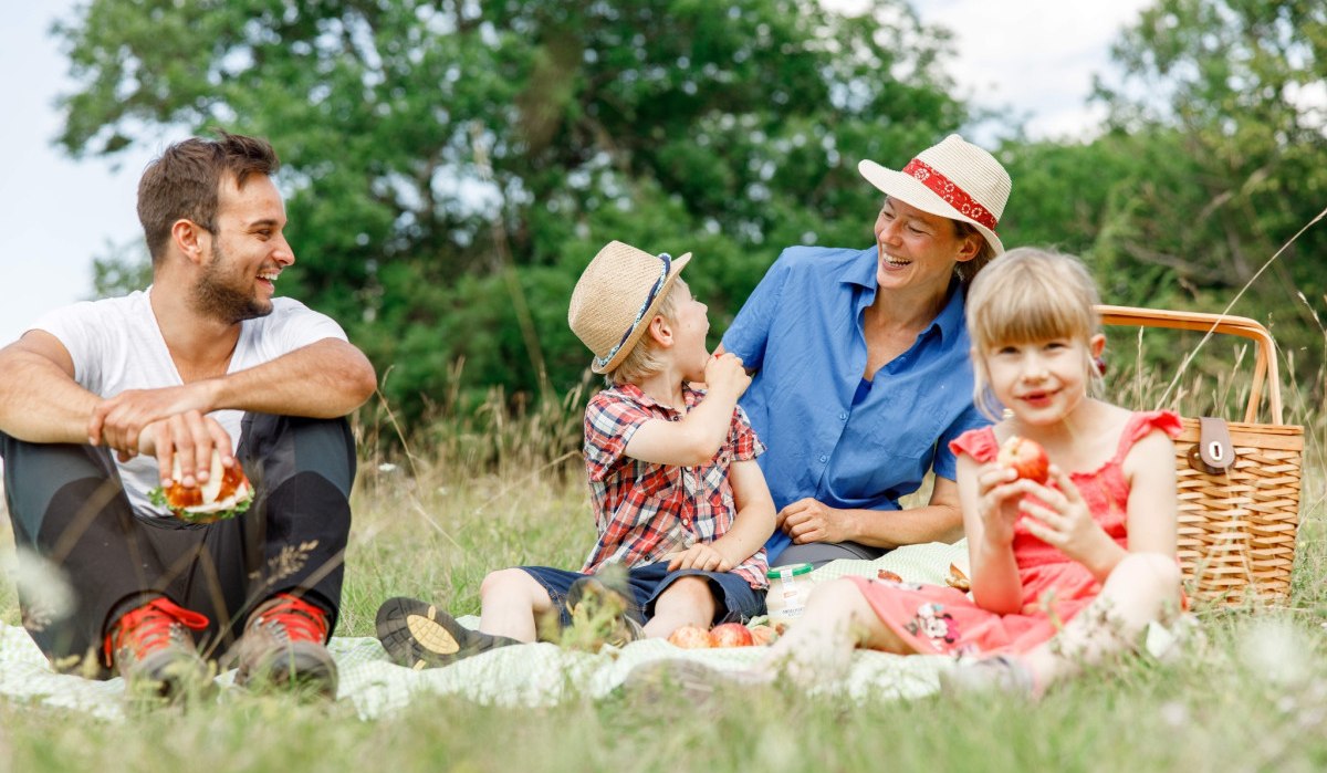 Familie beim Picknick, © Landkreis Göppingen