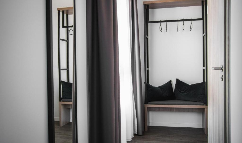 Gardarobe, &copy; Hayta Hotel Filderstadt