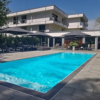 Pool, &copy; Schlosshotel Monrepos