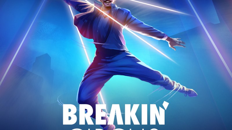 Ein Tänzer in dynamischer Pose mit Hut und Lichtstrahlen, umgeben von blauem Hintergrund. Text: 'Breakin' Circus Urban Dance & Artistic Show'., © DDC Entertainment GmbH & Co KG