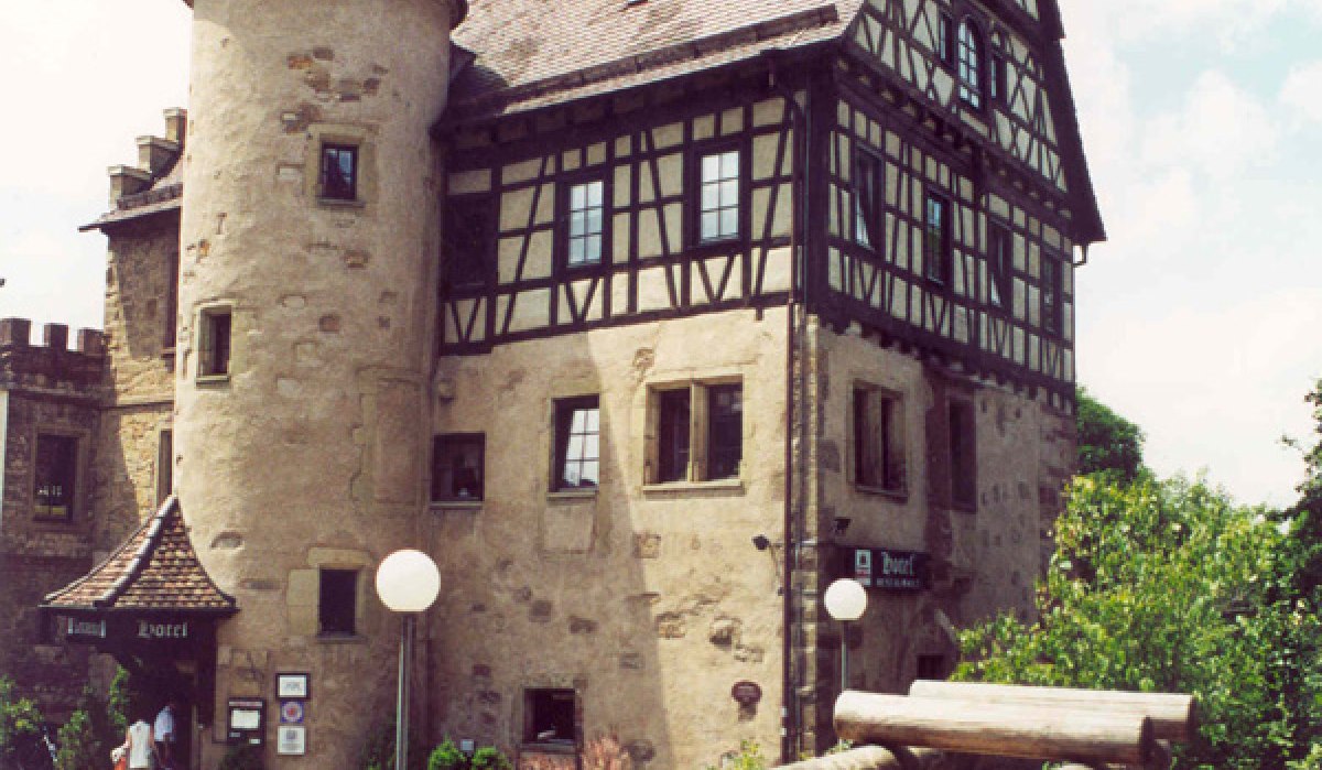 Blick auf Schloss Höfingen, © Alfred Rösner