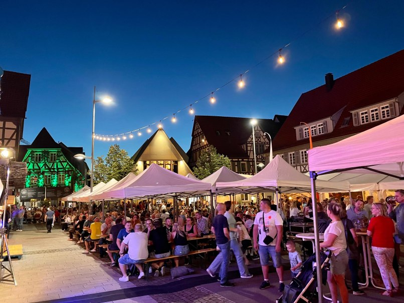 Menschen auf dem Marktplatz., © Stadtverwaltung Kirchheim unter Teck Menschen auf dem Marktplatz., © Stadtverwaltung Kirchheim unter Teck
