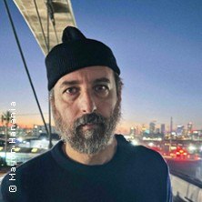Herman Dune (F) - Odysseus-Tour 2025, © links im Bild