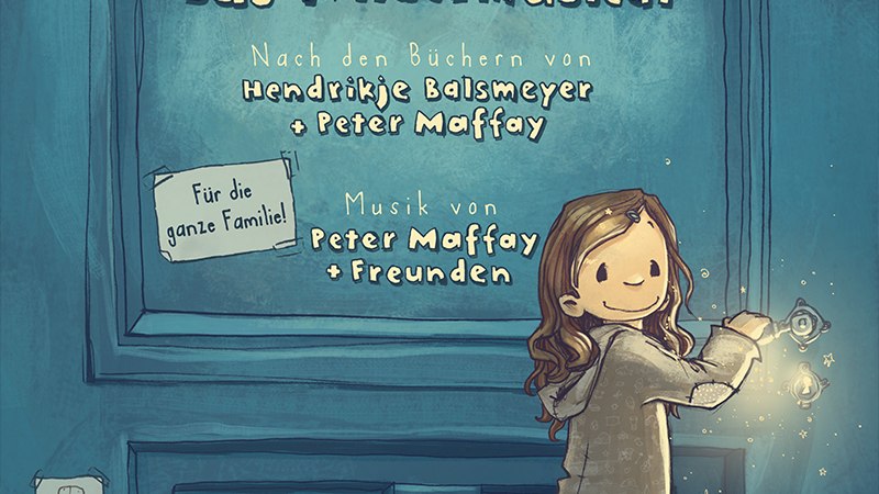 Ein M&auml;dchen in einem Pyjama &ouml;ffnet eine T&uuml;r. Der Titel 'Anouk - Das Kindermusical' ist prominent zu sehen. Es basiert auf B&uuml;chern von Hendrikje Balsmeyer und Peter Maffay., &copy; Stadtverwaltung Schorndorf