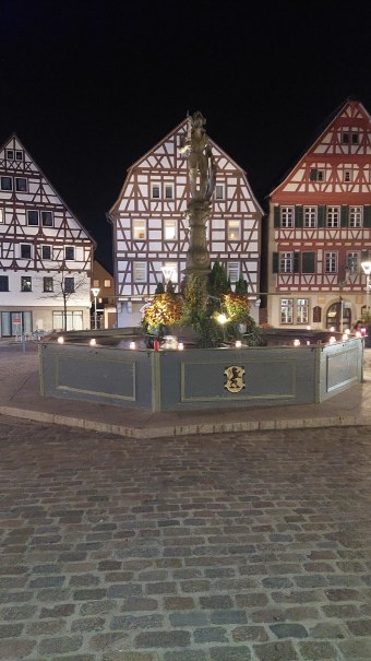 Marktplatz bei Nacht, &copy; Stadtmarketing Leonberg