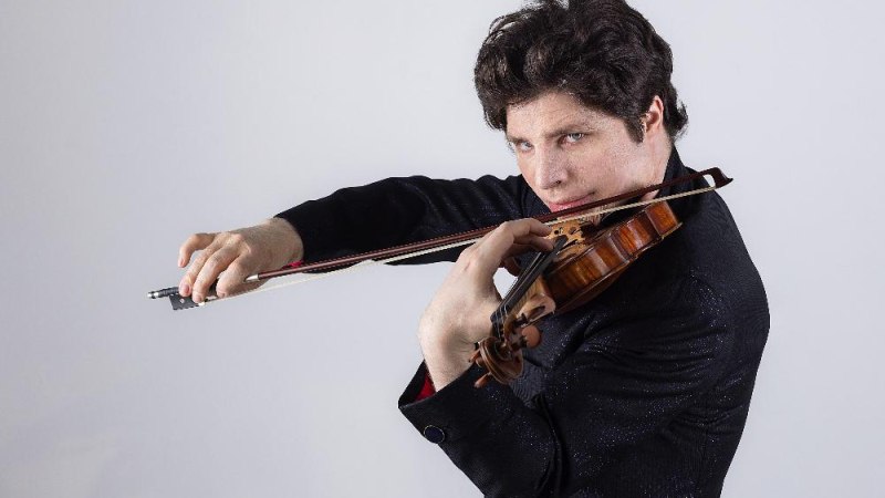Augustin Hadelich, &copy; Augustin Hadelich &copy; Suxiao Yang