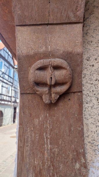 Fratze am Totengr&auml;berhaus, &copy; Stadtmarketing Leonberg