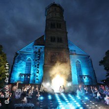 Jedermann, &copy; links im Bild