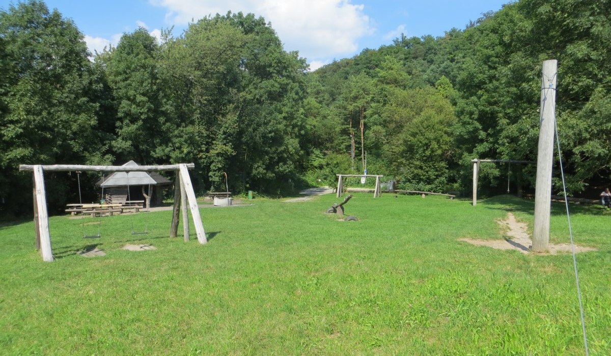 Grill- und Spielplatz Hanweiler Sattel, &copy; Gemeinde Korb