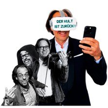 Ein Mann mit VR-Brille und Smartphone, umgeben von schwarz-weißen Figuren. Auf der Brille steht: "Der Kult ist zurück!", © links im Bild