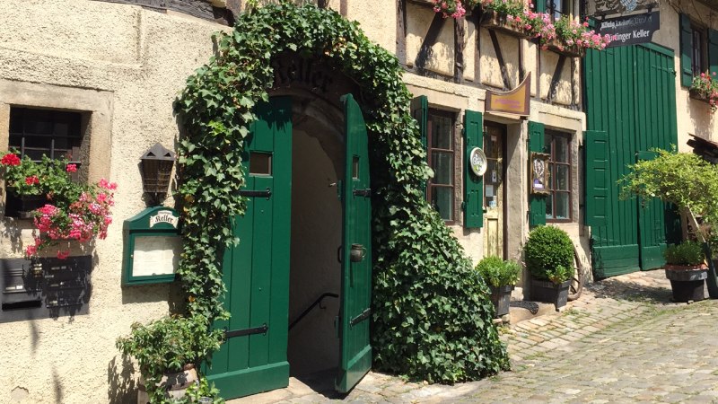 Schöner Eingangsbereich des Nürtinger Traditionslokals, © Stadt Nürtingen Schöner Eingangsbereich des Nürtinger Traditionslokals, © Stadt Nürtingen