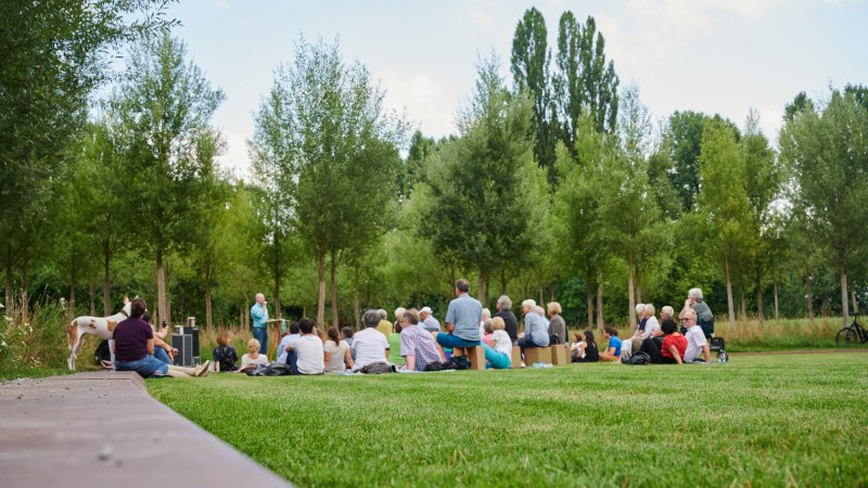 Literatur in der Lichtung, © www.peter-oppenlaender.de Literatur in der Lichtung, © www.peter-oppenlaender.de