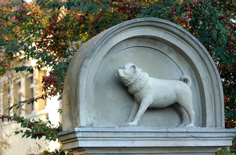 Das Mopsdenkmal in Winnenden