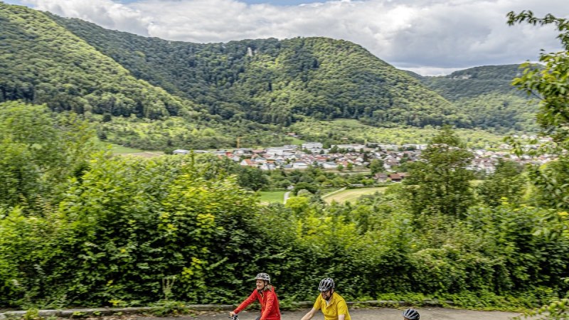 Radfahrer oberhalb von Lenningen, &copy; Landkreis Esslingen