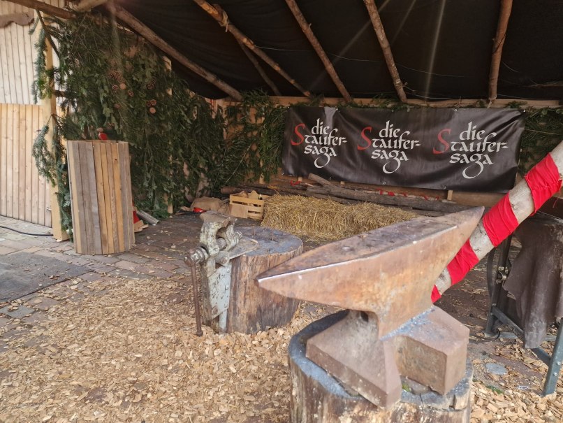 Staufersaga Weihnachtsmart   Gewerkezelt, © Für die Bildrechte: Amt für Medien und Kommunikation Schwäbisch Gmünd