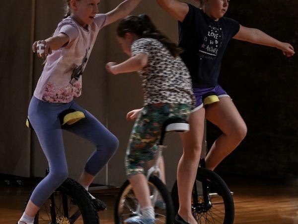 Zirkus-Samstage für Kinder von 5-7 Jahren in Ludwigsburg, © Kunstschule Labyrinth Zirkus-Samstage für Kinder von 5-7 Jahren in Ludwigsburg, © Kunstschule Labyrinth