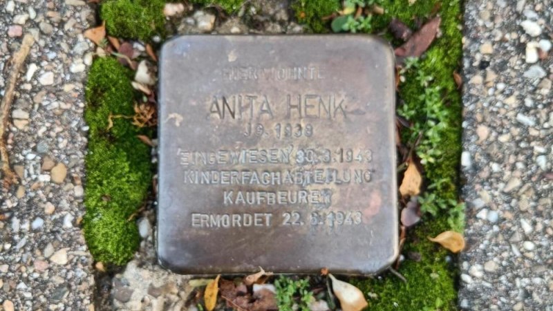 Stolpersteine putzen vor der Landtagswahl, © Demokratisches Zentrum Ludwigsburg Stolpersteine putzen vor der Landtagswahl, © Demokratisches Zentrum Ludwigsburg