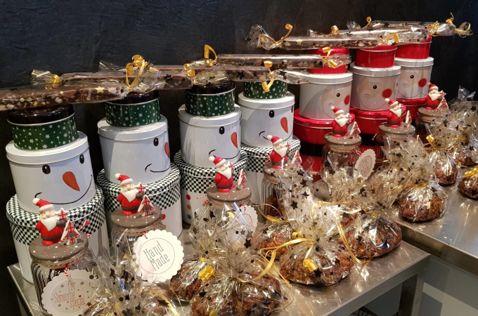Backkurs Weihnachtsbäckerei in der Kochschule Sonja Lenz in Stuttgart-Hedelfingen, © Kultweine-Kochwelten-Kunstücke - Kochschule Sonja Lenz Backkurs Weihnachtsbäckerei in der Kochschule Sonja Lenz in Stuttgart-Hedelfingen, © Kultweine-Kochwelten-Kunstücke - Kochschule Sonja Lenz