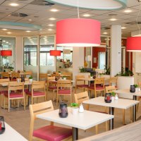 Extern zugängliche Thermengastronomie "Friedrichs" in der Panorama Therme Beuren, © Fotografie Ebinger Extern zugängliche Thermengastronomie "Friedrichs" in der Panorama Therme Beuren, © Fotografie Ebinger