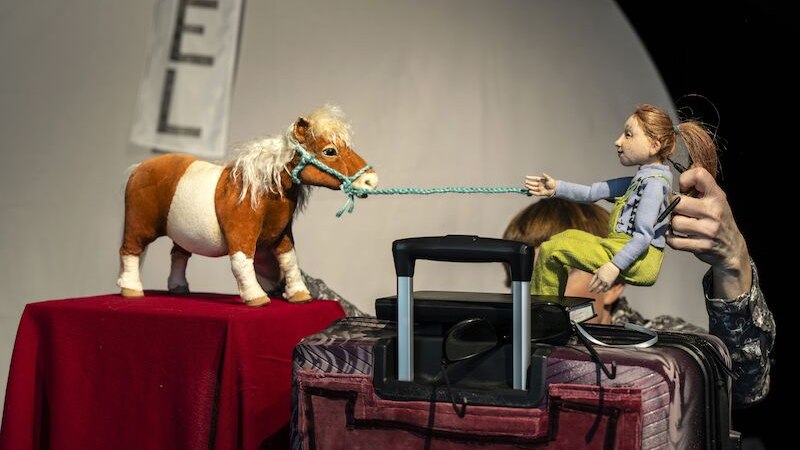 die exen „Pony im Koffer“, © Stadt Leinfelden-Echterdingen, Kulturamt die exen „Pony im Koffer“, © Stadt Leinfelden-Echterdingen, Kulturamt
