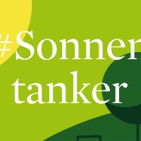 Grafik mit '#Sonnentanker' auf grünem Hintergrund, stilisierte Sonne links., © Stuttgart-Marketing GmbH Grafik mit '#Sonnentanker' auf grünem Hintergrund, stilisierte Sonne links., © Stuttgart-Marketing GmbH