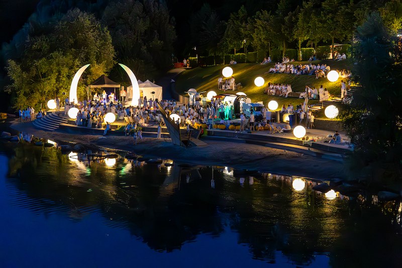 Schools out! Kopfhörerparty am Neckarstrand, © Stadt Remseck am Neckar