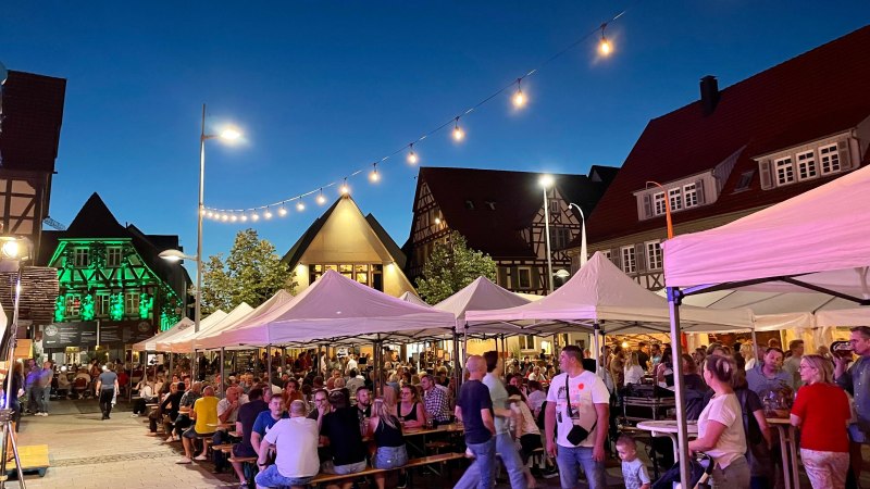 Menschen auf dem Marktplatz., © Stadtverwaltung Kirchheim unter Teck Menschen auf dem Marktplatz., © Stadtverwaltung Kirchheim unter Teck