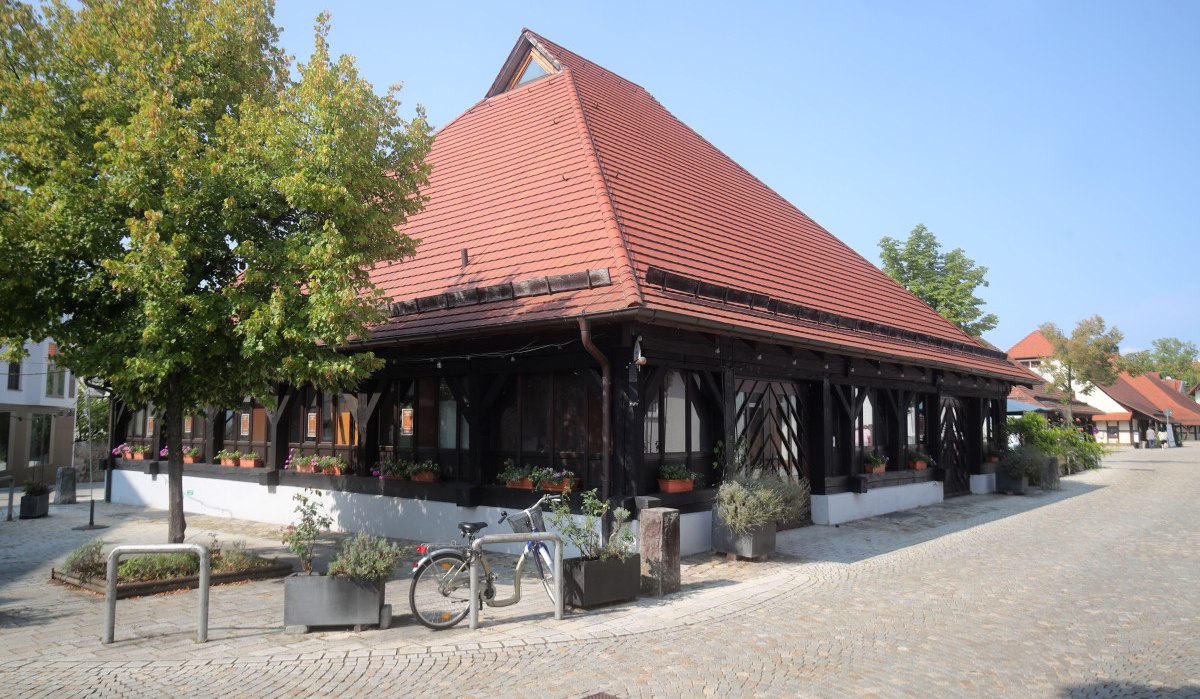 Der Kelternplatz ist eine besonders sehenswerte historische Anlage, die heute das Stadtzentrum von Metzingen bildet. Als die Keltern erstmals 1281 erw&auml;hnt wurden, wurden sie zun&auml;chst als Lager verwendet und befanden sich am Ortsrand der Weinanbaugemeinde., &copy; Stadt Metzingen