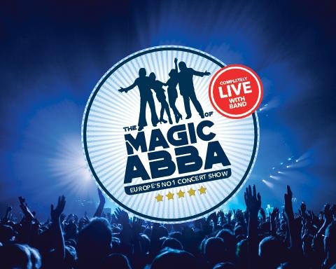Plakat für 'The Magic of ABBA', eine Konzertshow mit Silhouetten von vier Personen und jubelndem Publikum vor blauem Hintergrund., © Ludwigsburg Plakat für 'The Magic of ABBA', eine Konzertshow mit Silhouetten von vier Personen und jubelndem Publikum vor blauem Hintergrund., © Ludwigsburg
