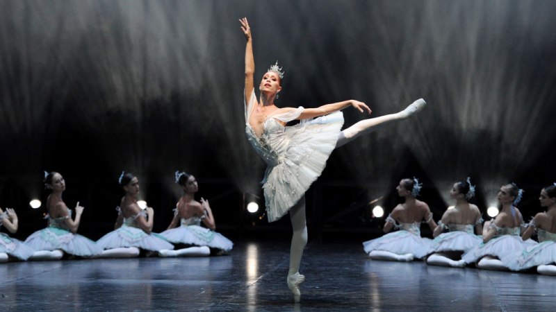 Anna Osadcenko in Maximiliano Guerras Don Quijote, &copy; Stuttgarter Ballett