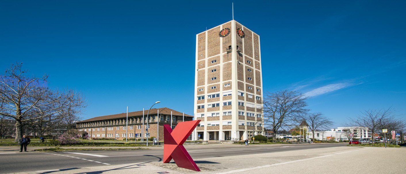 Rathaus Kornwestheim mit rotem K, © SMG, Sarah Schmid