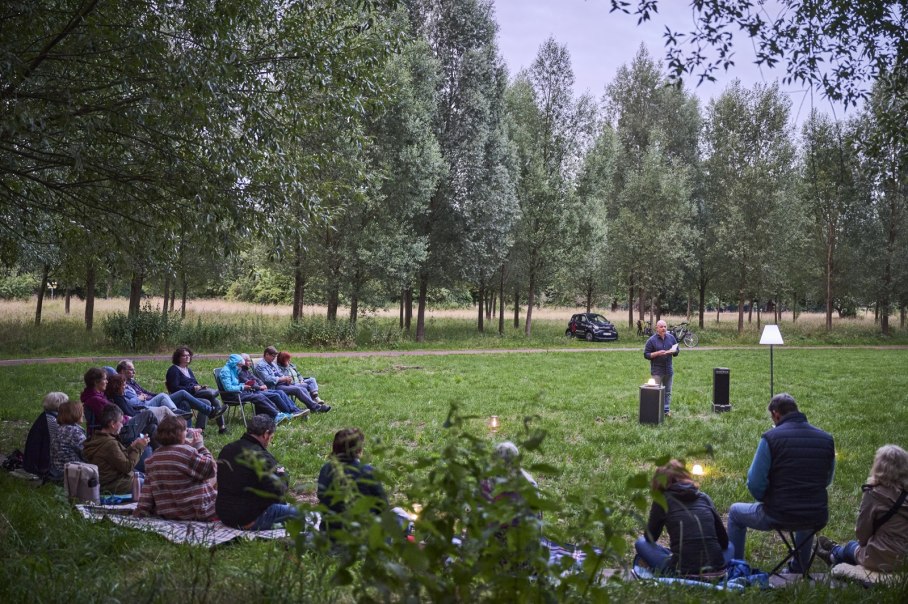 Literatur in der Lichtung, &copy; www.peter-oppenlaender.de