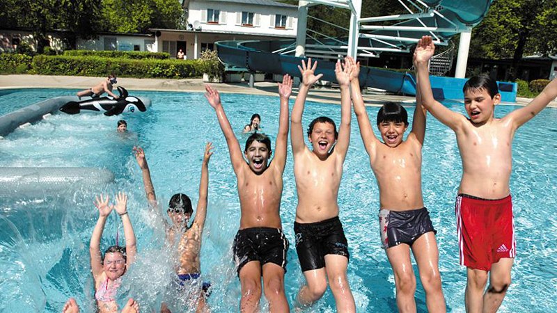 Kinder im Freibad G&ouml;ppingen, &copy; Freibad G&ouml;ppingen