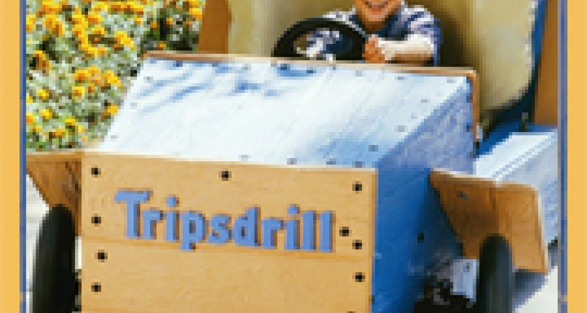 Ein Kind in einem Holzauto mit 'Tripsdrill'-Schriftzug, umgeben von bunten Blumen. Text: 'Bahn frei ...', &copy; Land der 1000 H&uuml;gel - Kraichgau-Stromberg