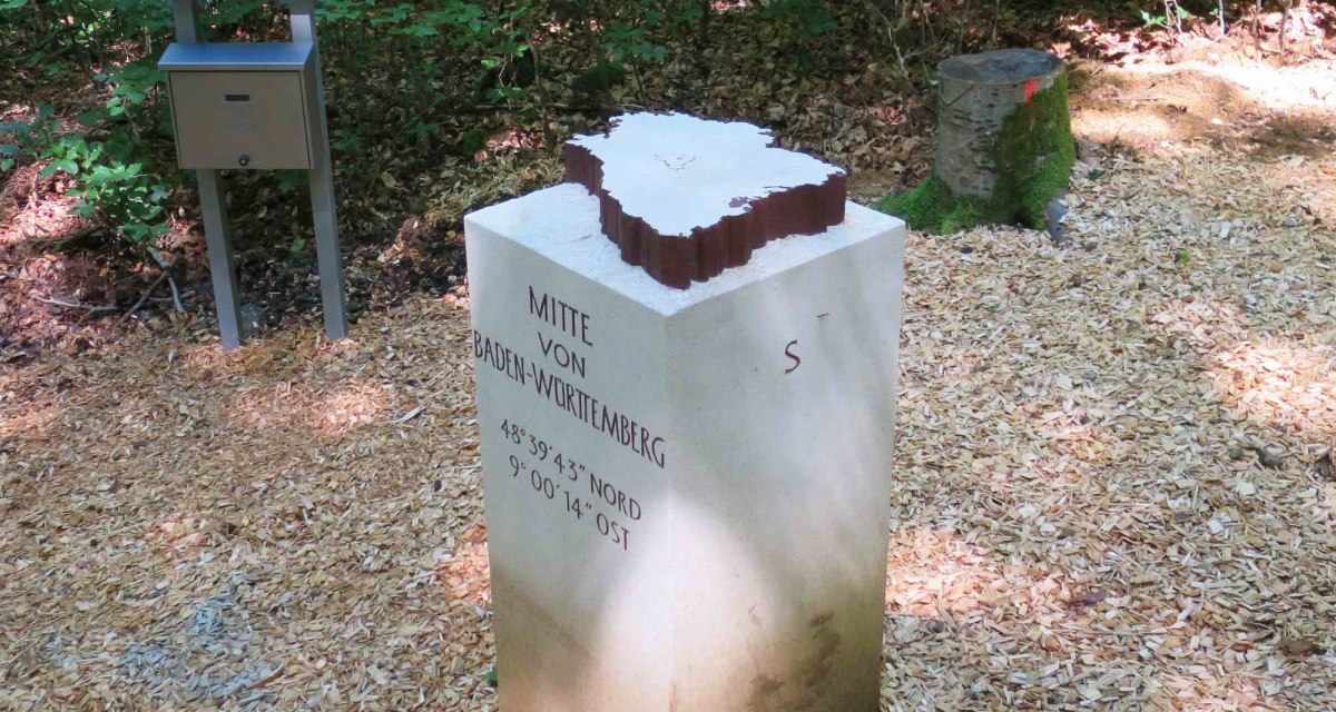 Stubensandsteinskulptur an der Mitte von Baden-Württemberg, © Schwäbischer Albverein, Ortsgruppe Böblingen