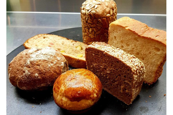 Backkurs Brot backen in der Kochschule Sonja Lenz in Stuttgart-Hedelfingen, © Kultweine-Kochwelten-Kunstücke - Kochschule Sonja Lenz Backkurs Brot backen in der Kochschule Sonja Lenz in Stuttgart-Hedelfingen, © Kultweine-Kochwelten-Kunstücke - Kochschule Sonja Lenz