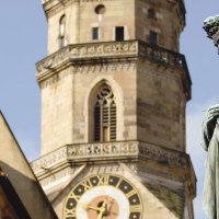 Bronzestatue von Friedrich Schiller auf dem Schillerplatz in Stuttgart, mit der Stiftskirche im Hintergrund., &copy; Stuttgart-Marketing GmbH