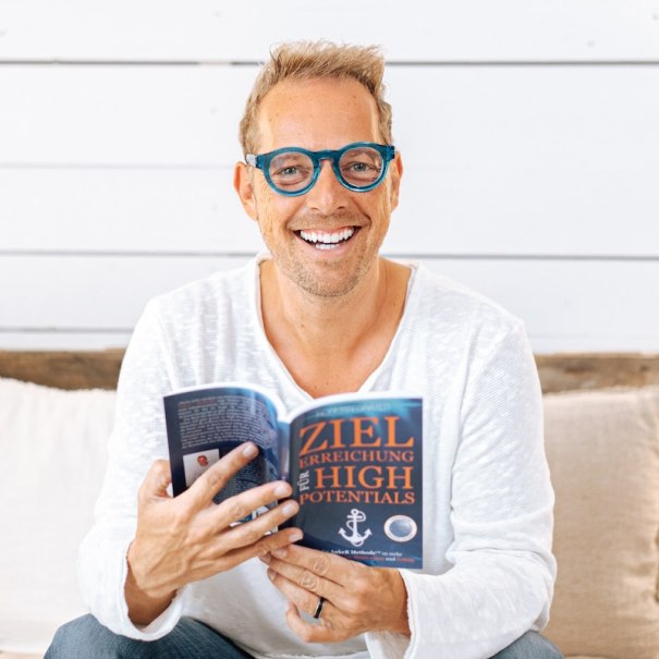 Vom Rückschlag zum Aufbruch, © Mercedes-Benz AG Vom Rückschlag zum Aufbruch, © Mercedes-Benz AG