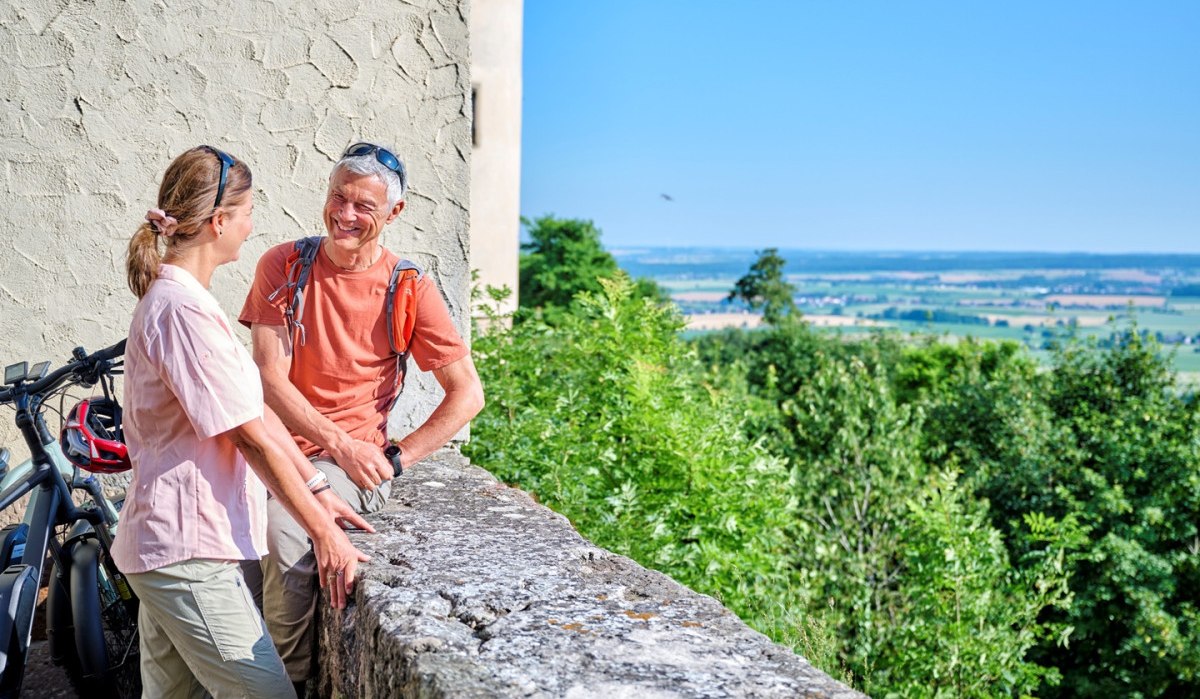 Radfahrende in Waldenburg, © Touristikgemeinschaft Hohenlohe e. V. | Florian Trykowski