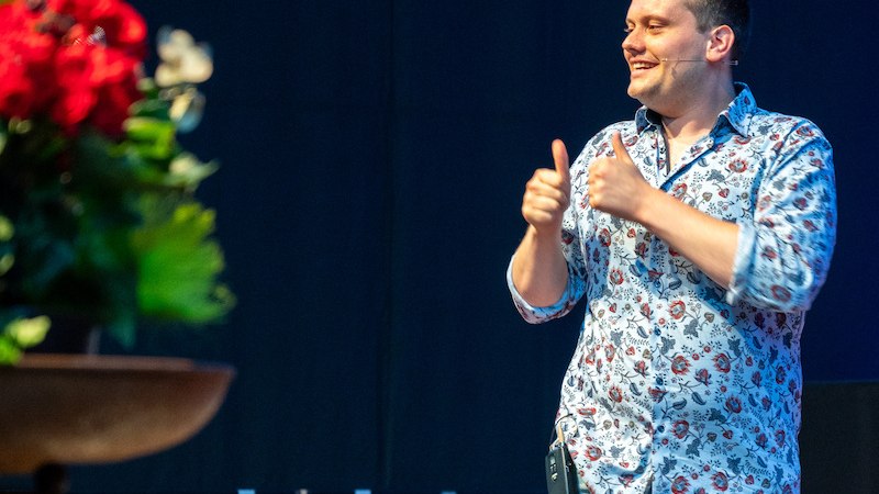 Comedy Slam Mäulesmühle mit Elias Raatz, © Stadt Leinfelden-Echterdingen, Kulturamt Comedy Slam Mäulesmühle mit Elias Raatz, © Stadt Leinfelden-Echterdingen, Kulturamt