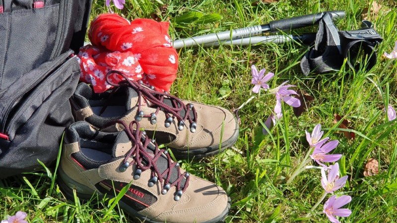 Wandern an frischer Luft - das macht gl&uuml;cklich!, &copy; EST
