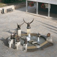 Der Dettinger Rathausbrunnen, © W. Adam und G. Straub Der Dettinger Rathausbrunnen, © W. Adam und G. Straub